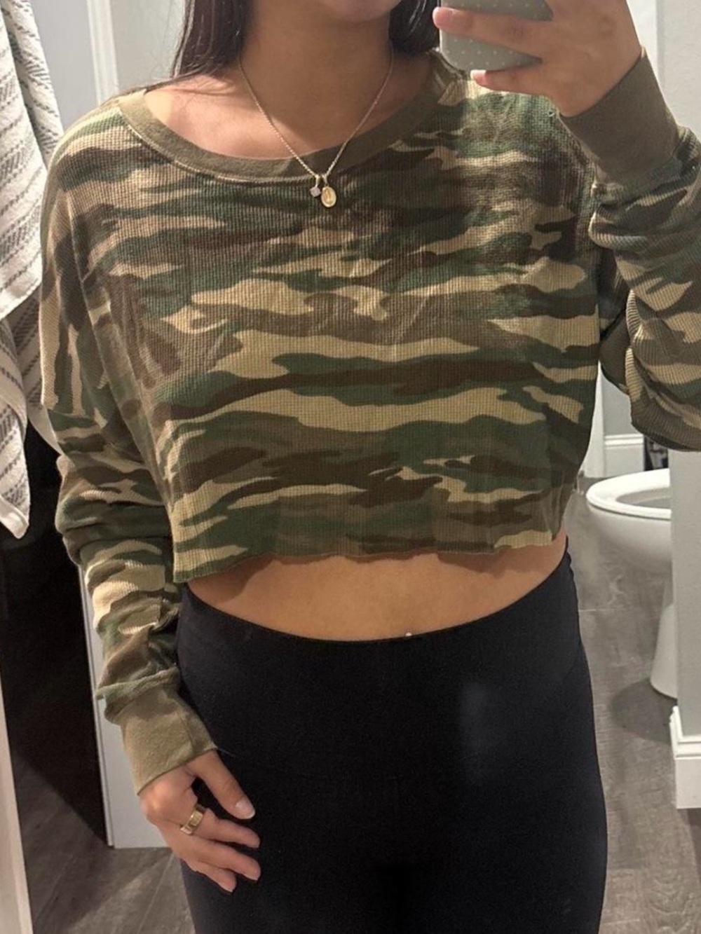Forever 21 Camo Cropped Long-Sleeve Top - Olive Green